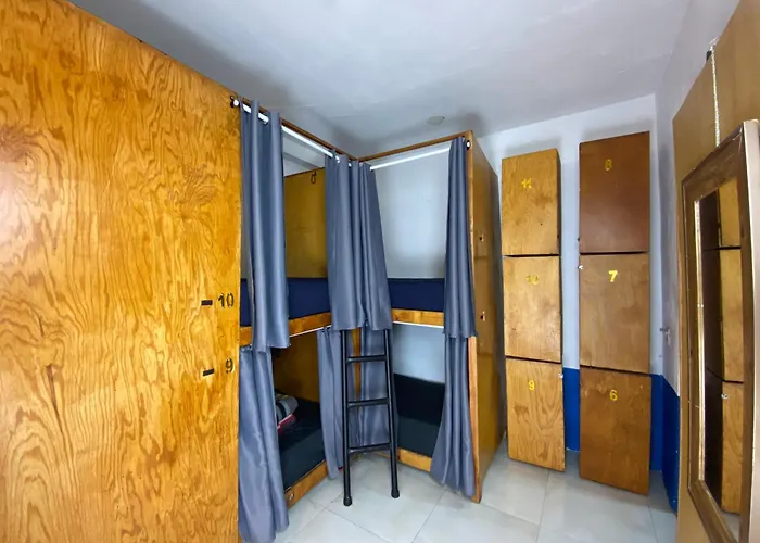 Maui Aparthotel 2*