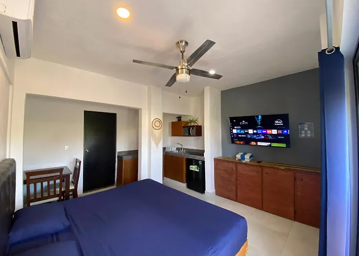 Maui Aparthotel 2*